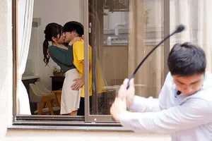 Em gái cùng cha khác mẹ đến sống với anh trai cùng cha khác mẹ để bị anh ta làm tình