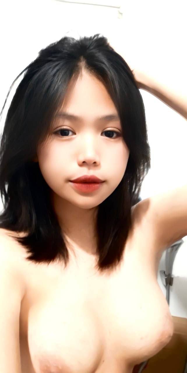 Đặc vụ bí mật_Một cô gái không biết cách hẹn hò, một cô gái xinh đẹp, với khuôn mặt dễ thương và đôi chân gợi cảm, nắm lấy một con cặc lớn và cổ họng sâu