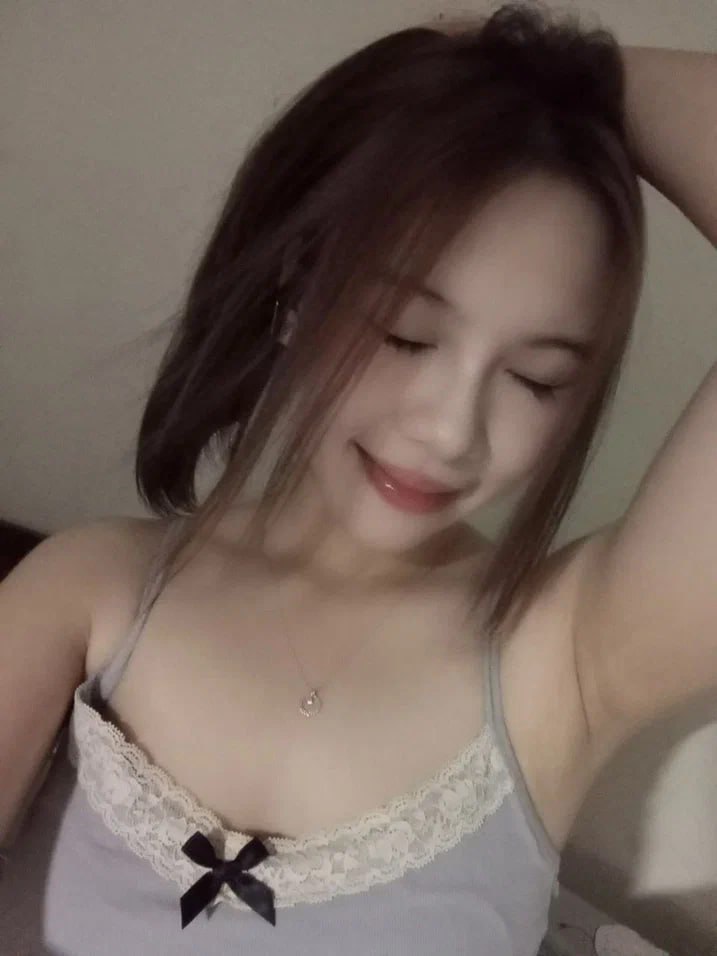 Em đồng nghiệp thích được mút chổ đó nên anh trai cũng nhiệt tình húp