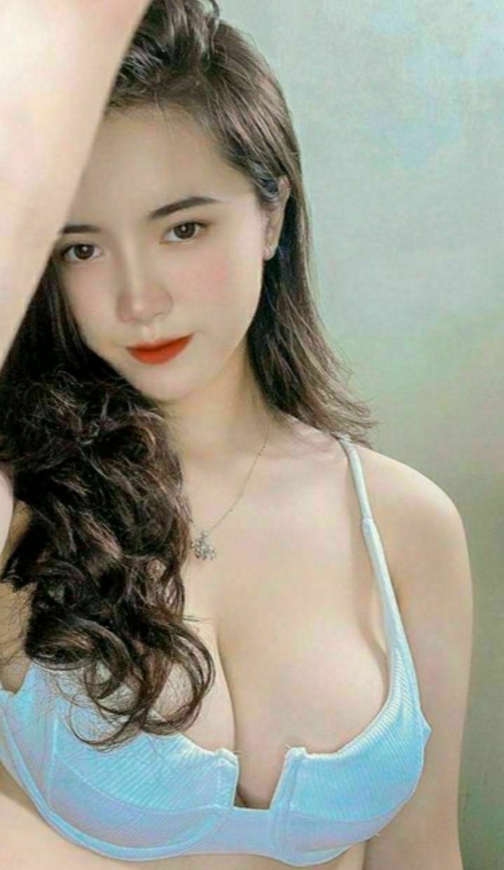 Cậu bé anh vừa bự vừa cứng đâm thấu bím em