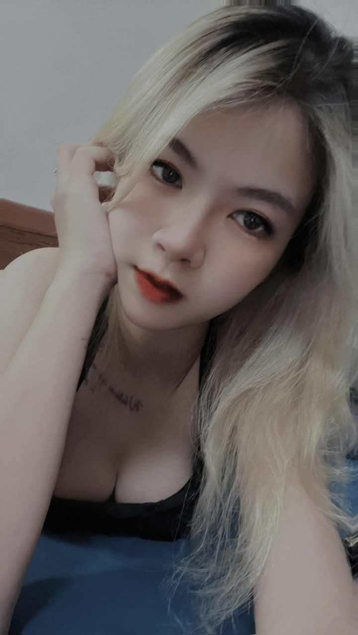Ngắm nhìn chị đồng nghiệp thủ dâm phọt cả nước